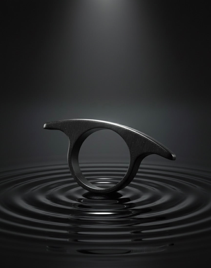 Midnight Claw Ring (Black)